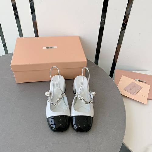 Picture of Miu Miu Shoes Women _SKUfw131578249fw